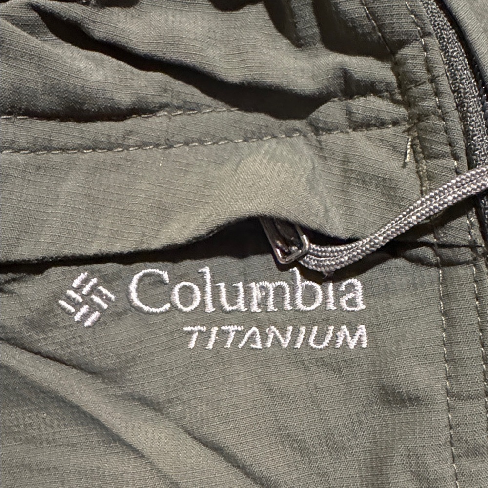 Columbia Titanium Men's Olive Cargo Convertible Pants-Size XXL, Inseam 32 - Picture 6 of 12
